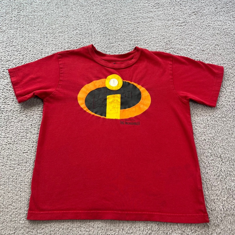 Disney Store The Incredibles Logo Red Graphic T-Shirt Kids Size M 7/8 Pixar